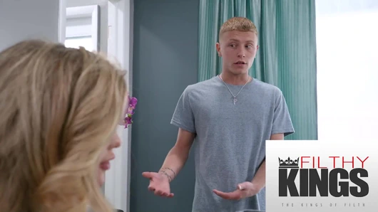 Üvey annem o kadar azdı ki onu sert sikmek zorunda kaldım