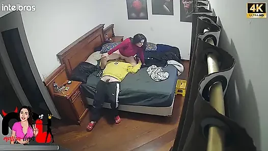 Ifood Teslimatçısı Popomu Boşaltı, Cuckold Ise Her Şeyi Temizledi!