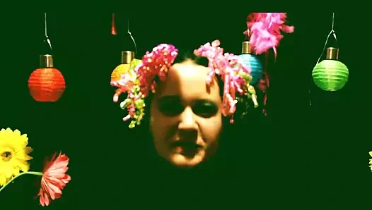 Tanrıça Lana ile cei mezmerize video versiyonu