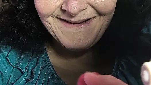 Yırtık kıyafetler yerde edepsiz edepsiz fahişeyi parçaladı