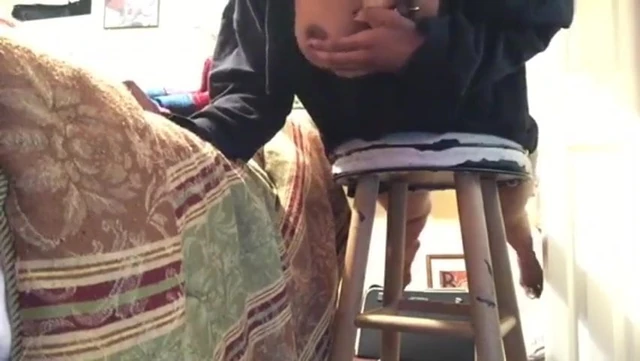 seksi kız çabalayan sandalye