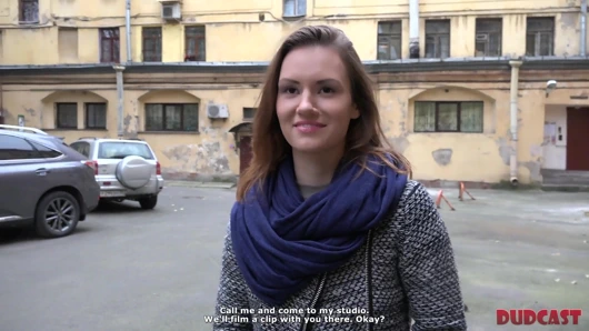 Güzel kız sözde ajan ile harika seks kandırdı