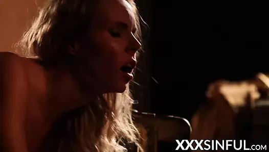 Busty erotik arap yapar aşk ile ona büyük cocked partner