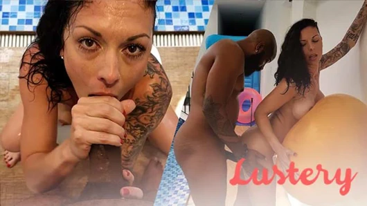 Amatör looners havuz başında balonlarla sikişiyor - şehvet