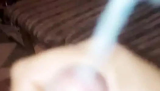 Genç oğlan mastürbasyon yapıyor