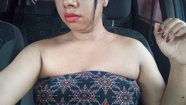 STEPMOM WALKING THROUGH THE STREETS MAKES HER WANT TO MASTURBATE HER TITS AND PUSSY