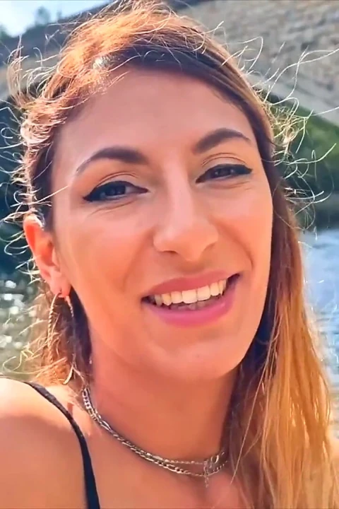 Stella, ağzının sikilmesini seven bir itaatkar