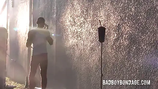 Yakışıklı yeni bir oyun