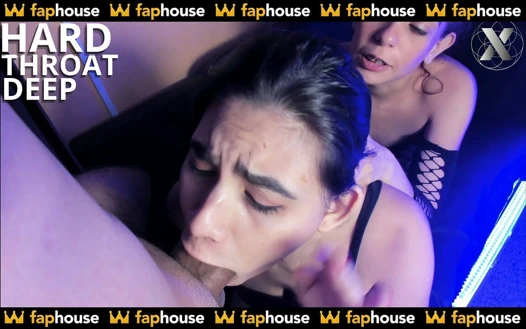 İki güzel latine büyük bir yarakla güçlü derin gırtlak sikişi