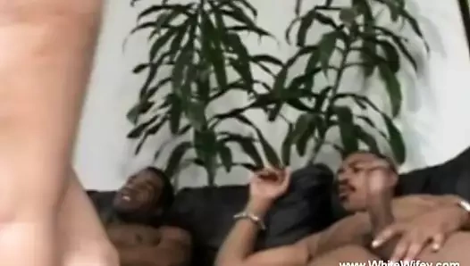 Bir bbc sikikleri onun kız arkadaş çok sert ve hoşlanır the eğlence