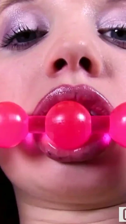 Slutty genç seviyor bir facefuck | Klip 1