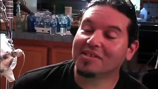 Ateşli seksi latin arkadan büyük sert bir yarak alıyor