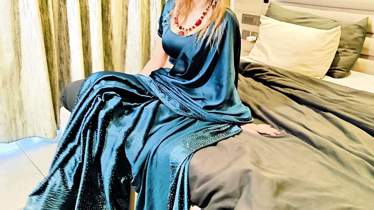 desi quente sexy madrasta quer soltar seu enteado Verginity. Roleplay hindi.