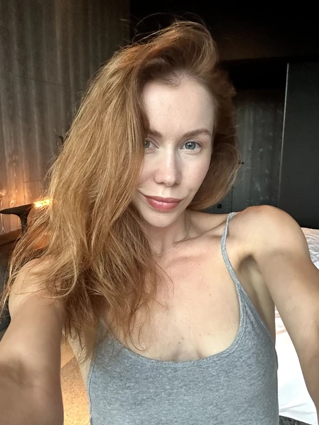 Скажи привет, если хочешь кончить на этот пресс 😉