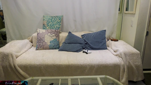 Üvey anne üvey oğluna amıyla nasıl iyi vakit geçiriyor gösteriyor