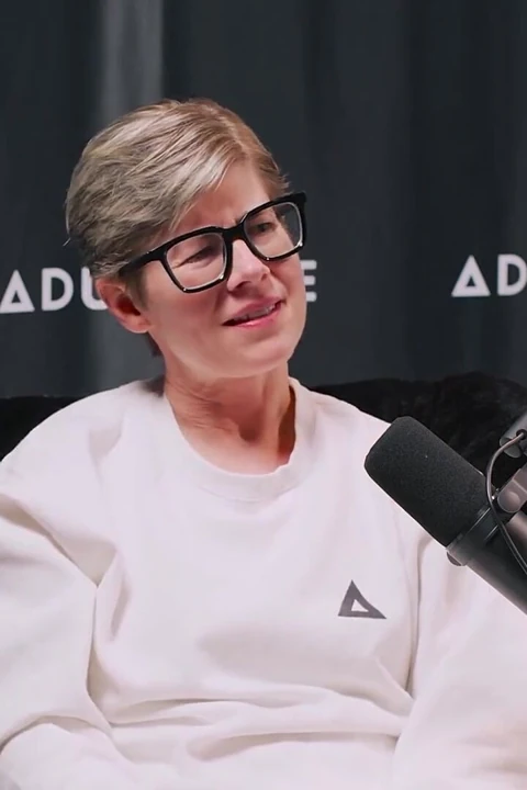Shay Sights ve Reagan Foxx: ikizler, orta yaşlı seksi kadın patlaması ve beni de içeri al | Adult Time Podcast
