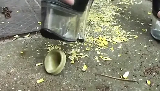 Yüksek topuklu ayakkabılarımla eziliyorum