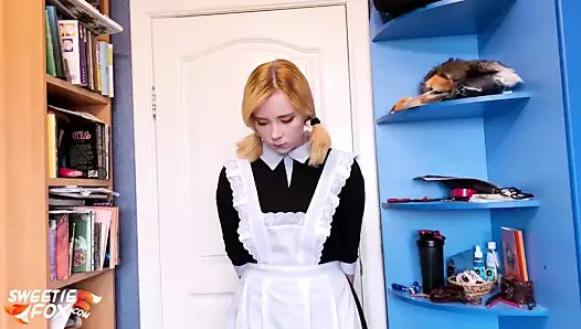 Yönetmen yetişkin bir kız öğrenciyi cezalandırdı - sert facefuck