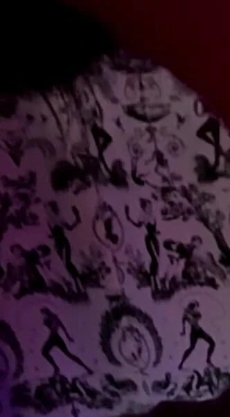 Kadın kılıklı sürtük Emma Barry'nin slo mo götüne ve memeli şaplak atma 7'de 6