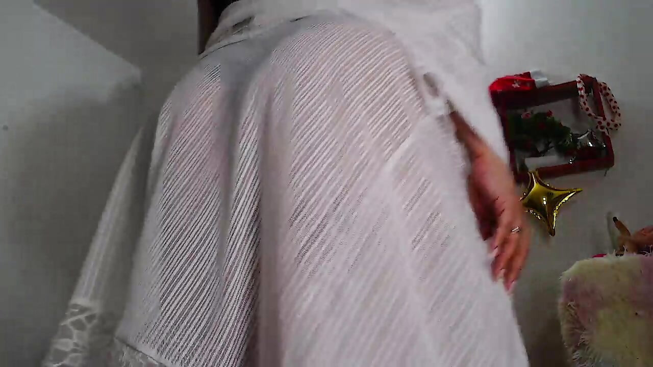 Web kamerası önünde büyük fışkırtmaya kadar dildo ile anal ve amcık mastürbasyonu