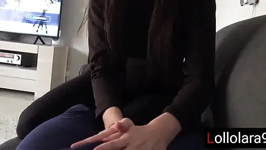 Kötü kız xbox oyunumu bölüyor ve yarağımı sıvazlıyor