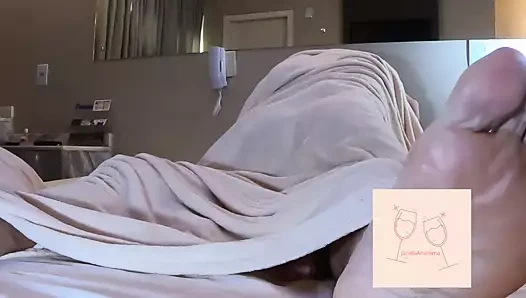 Yalnız başına ateşli süt bekliyor!