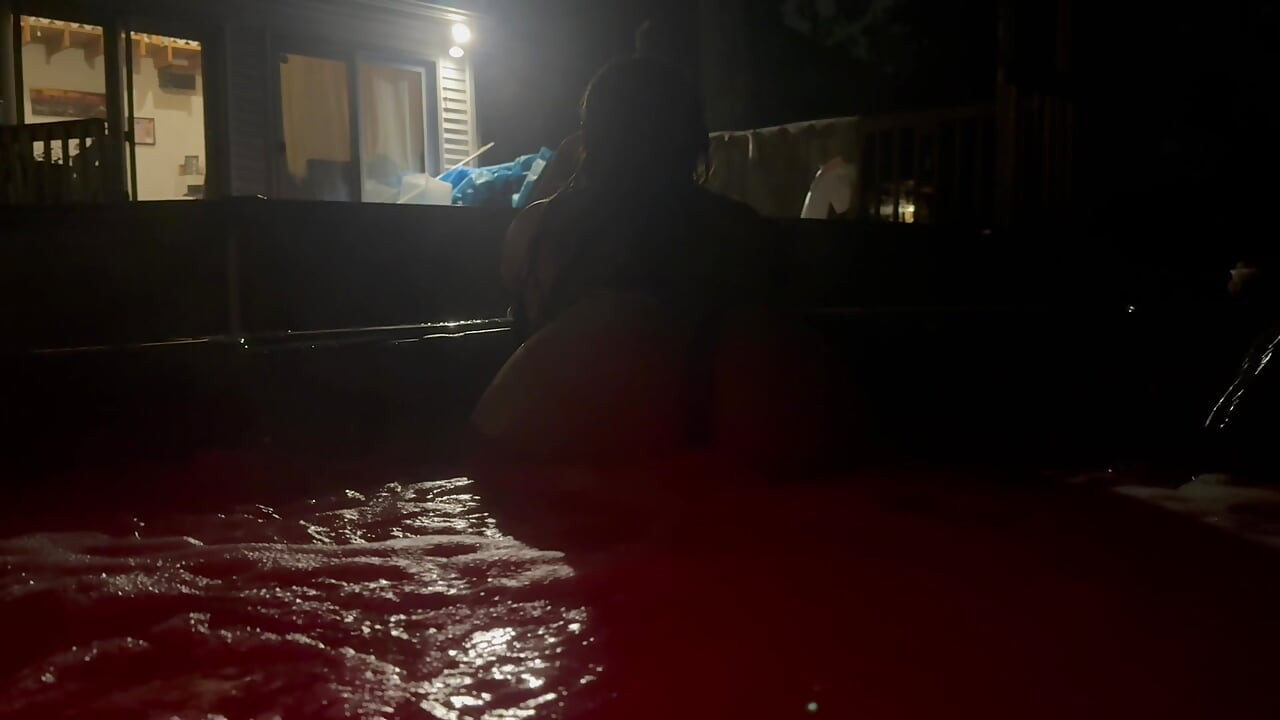Seksi orta yaşlı seksi kadın jakuziden sonra biraz yarak alıyor!