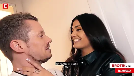Penelope döl masum görünebilir ama sikilmek isteyen bir sperm yutmacı!