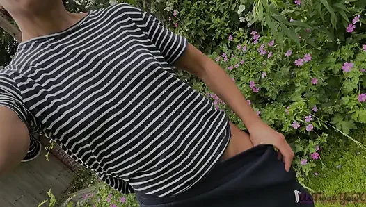 Strong Stream Garden Pee