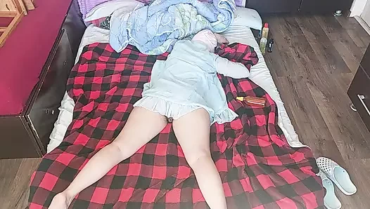 Hot couple erotic massage with oil on the body. Amateur wife gives me a handjob until I cum. Hot amateur couple crazy sex in the