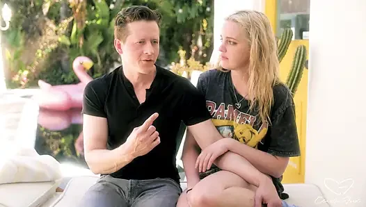 Charlie Forde, Shawn Alff'in rol aldığı sahne için röportaj yazımı