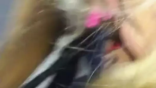 Büyükanne hala elinde olup olmadığını bilmek istiyor..