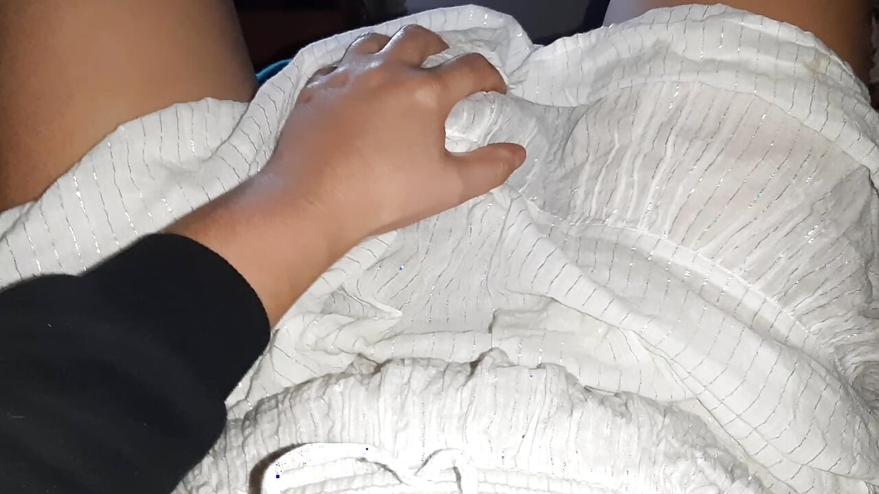 Kız arkadaşım utangaç olsa da amımı iyi ve ustaca idare ediyor - lezbiyen illüzyon