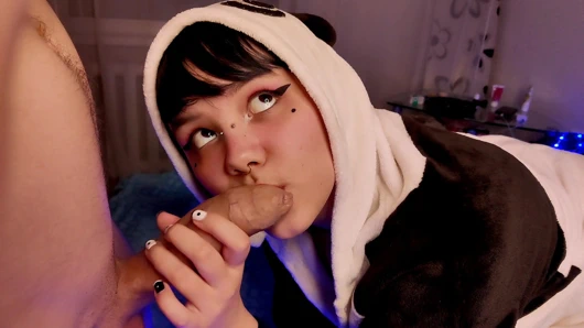 Sünnet derininle oynayacağım ve sonra boşalmanı yutacağım 0