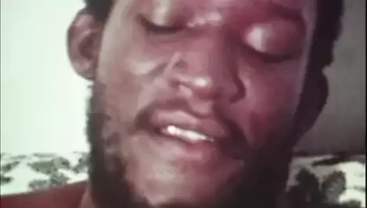 Retro ırklararası büyük zenci yarağı oral seks