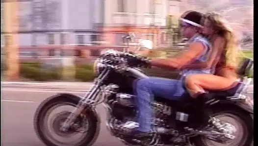 Mükemmel vücut uzun sarı saç, benim aletim onu ​​becerecek