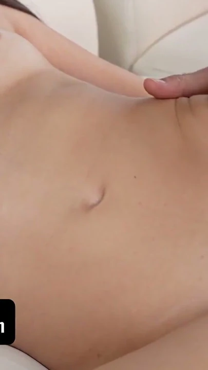 Teamskeet - fembot model liz jordan, büyük horozun hızlı boşalmasına yardımcı olmak için acayip güçlerini kullanıyor | Klip 3