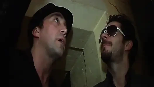 Bu Fransız sürtük çifte sikilmek istiyor