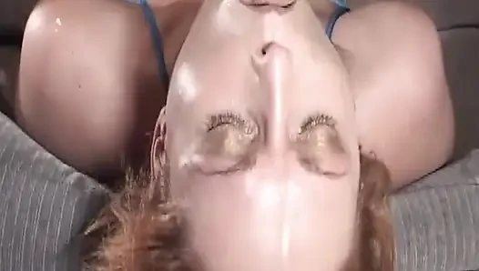 Olgun orta yaşlı seksi kadın büyük yarağı ıslak yüze boşalmayla boşaltıyor
