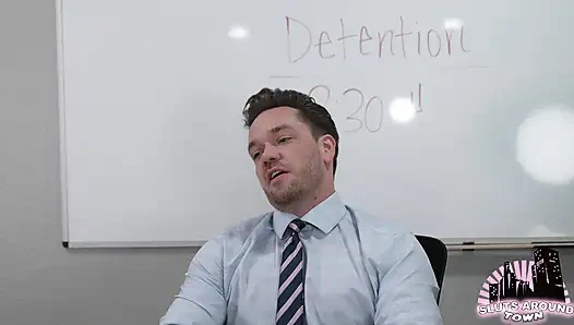 Kötü kız ateşli öğretmen tarafından cezalandırılıyor
