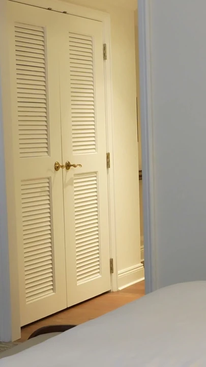 Güneş yanığını rahatlatıcı, amımı okşadı - otel 69 e09 - orta yaşlı seksi kadın stella | Klip 1