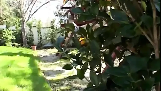 Seksi çılgın genç kız için anal darbe