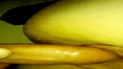 Karımın arkadaşı seyrederken karımı beceriyorum