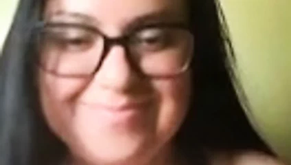 Masajeando mis tetas