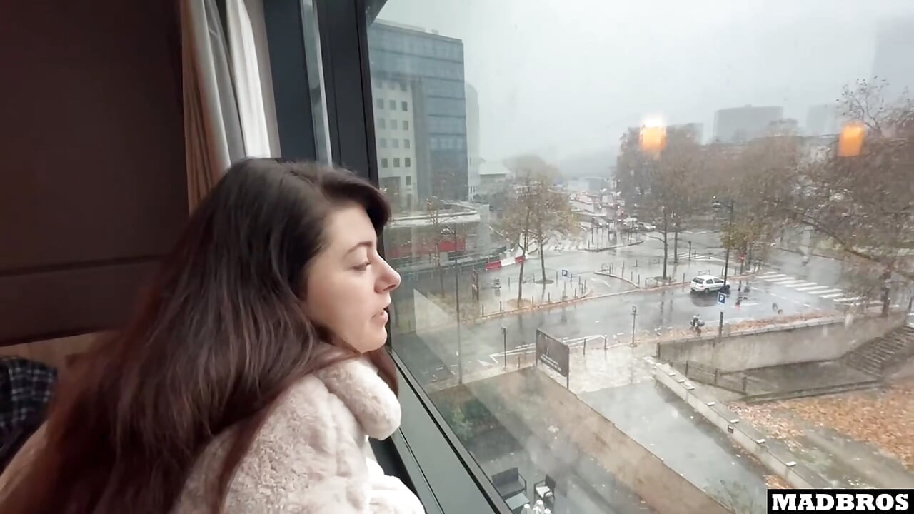 A Beautiful French Girl Gets Fucked In The Snow In Paris !!!