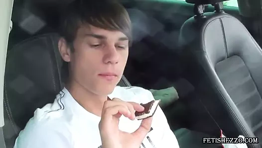 Oğlan fetişi merkez