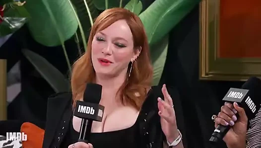 Christina hendricks büyük göğüs dekoltesi