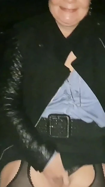 Эпический момент из "Я нахожу победителем конкурса в своем гараже застенчивый мужик, который хорошо трахал киску и задницу своей милфы"