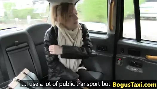 Taksi amatör pussyfucked içinde cabbie arka koltuk
