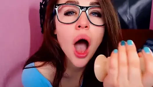 Vahşi esmer bebek içinde bir sert ve yoğun kedi oyun